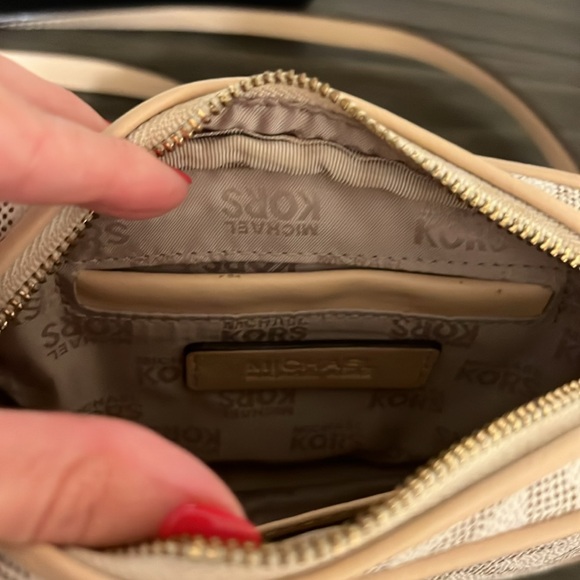 Michael Kors Vanilla Fulton Small Crossbody - Picture 3 of 3
